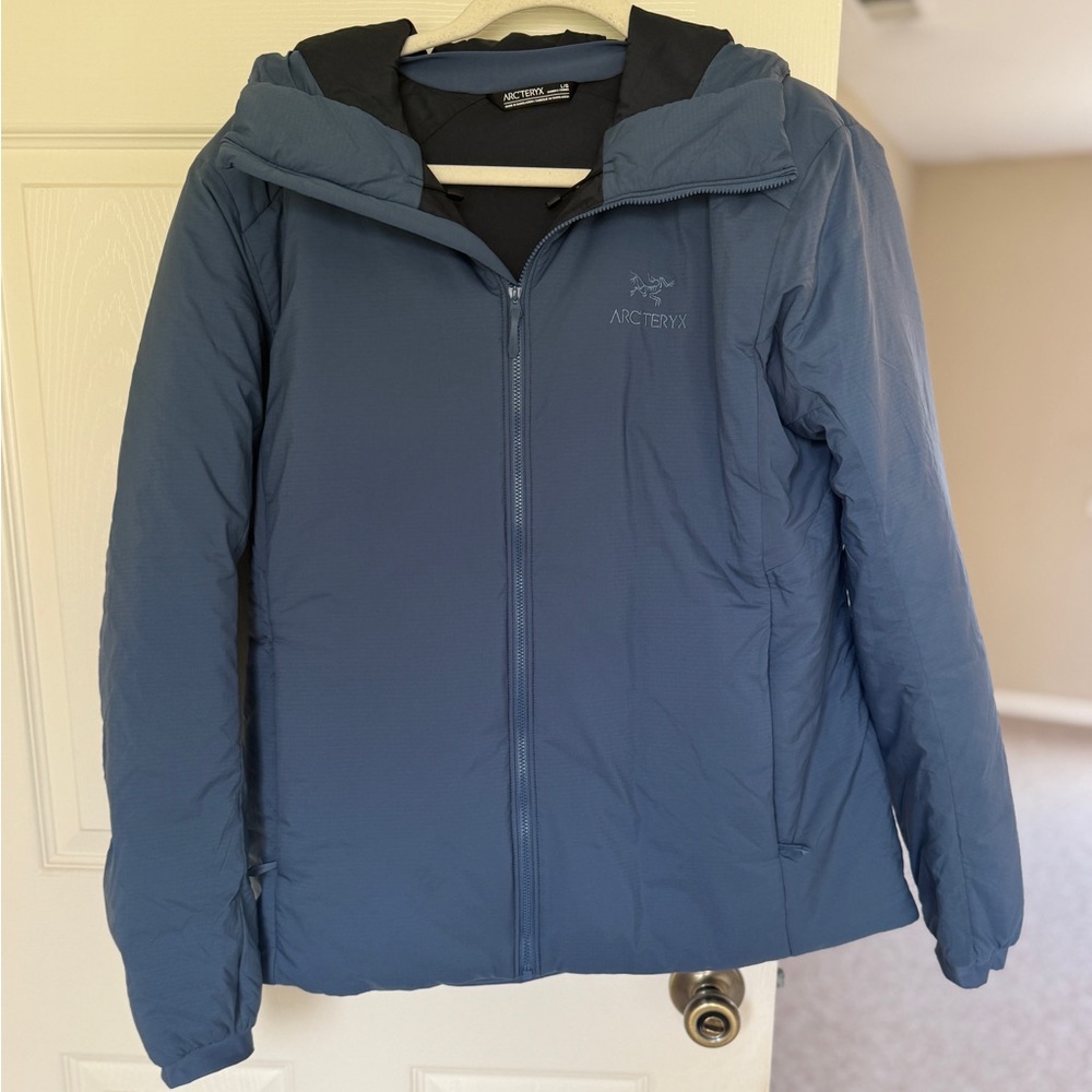 Arc'teryx Women’s Atom Heavyweight Blue Jacket